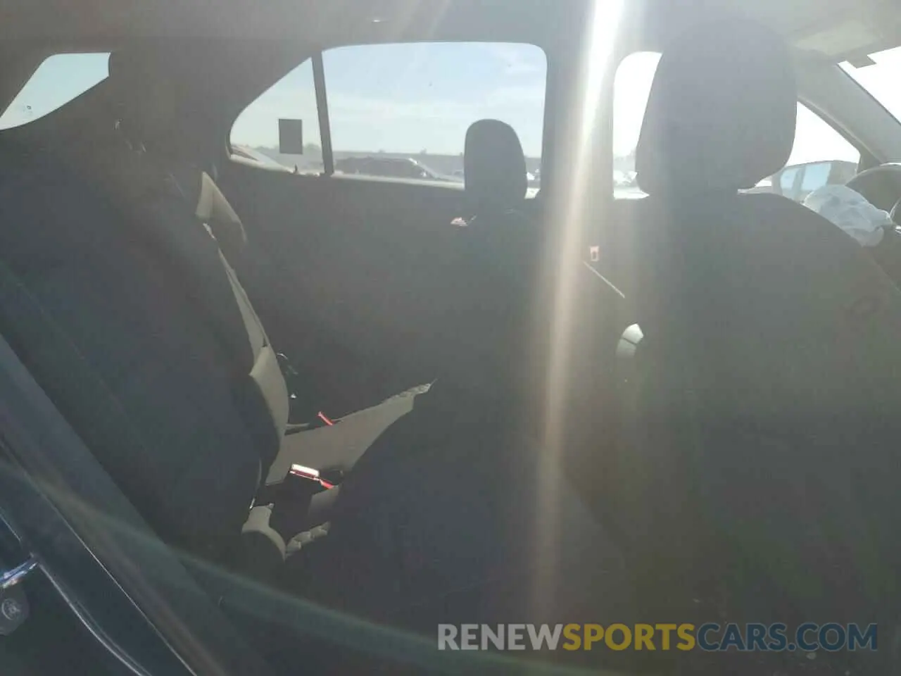11 Photograph of a damaged car 2GNAXKEV0K6214763 CHEVROLET EQUINOX 2019