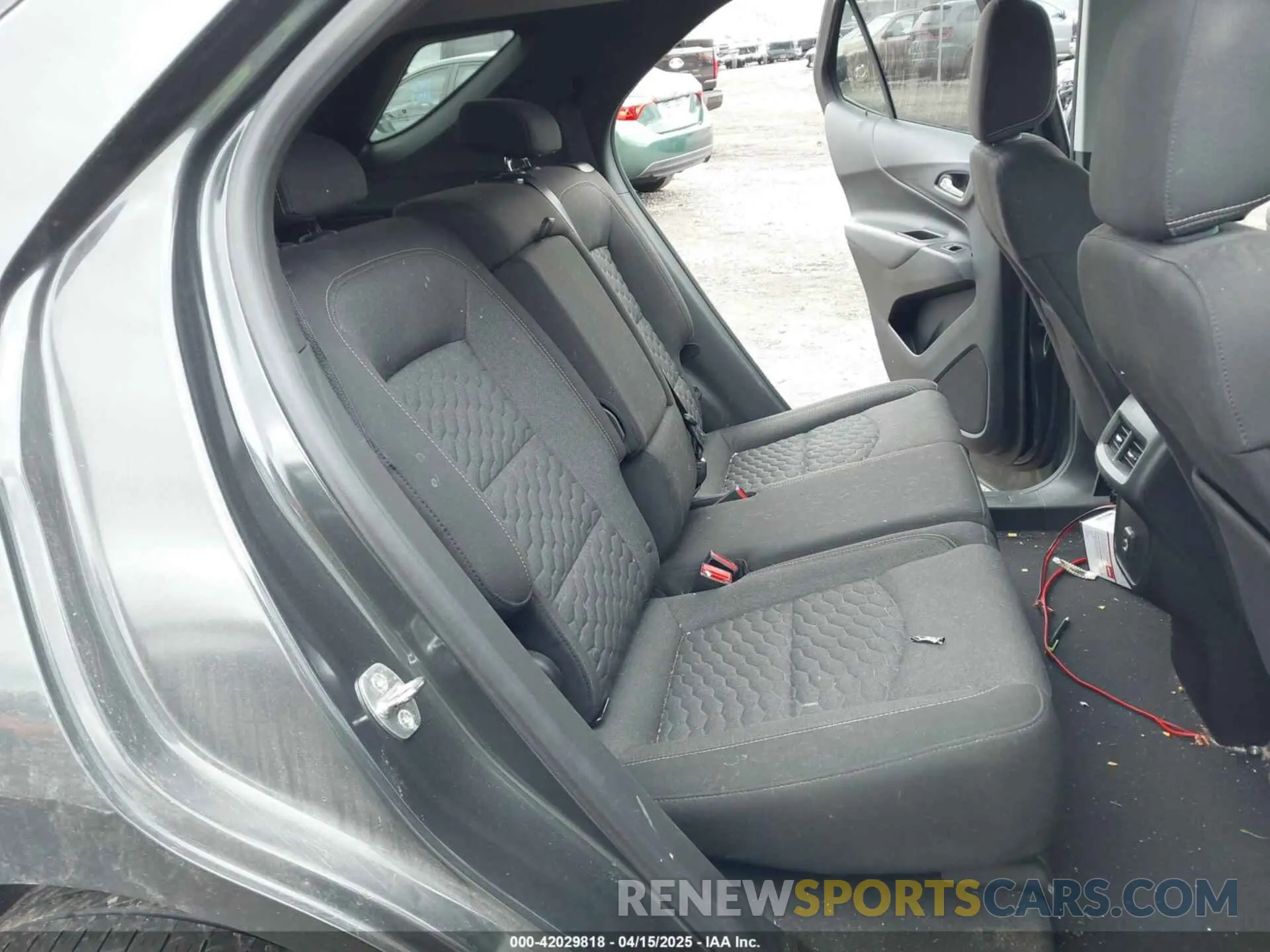 8 Photograph of a damaged car 2GNAXKEV0K6230221 CHEVROLET EQUINOX 2019