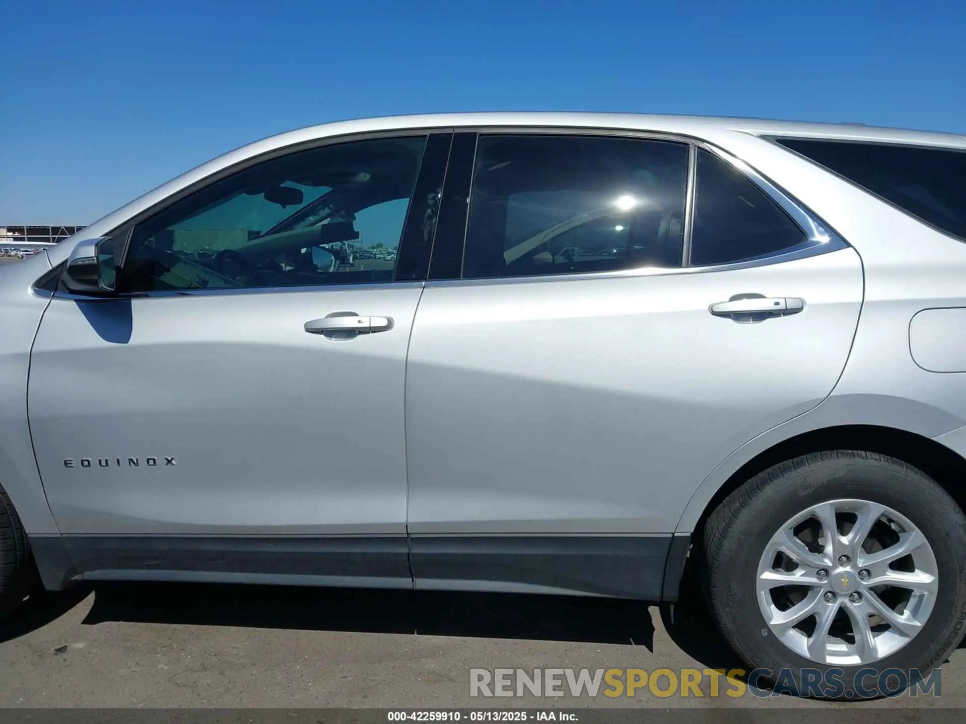 14 Photograph of a damaged car 2GNAXKEV1K6186200 CHEVROLET EQUINOX 2019