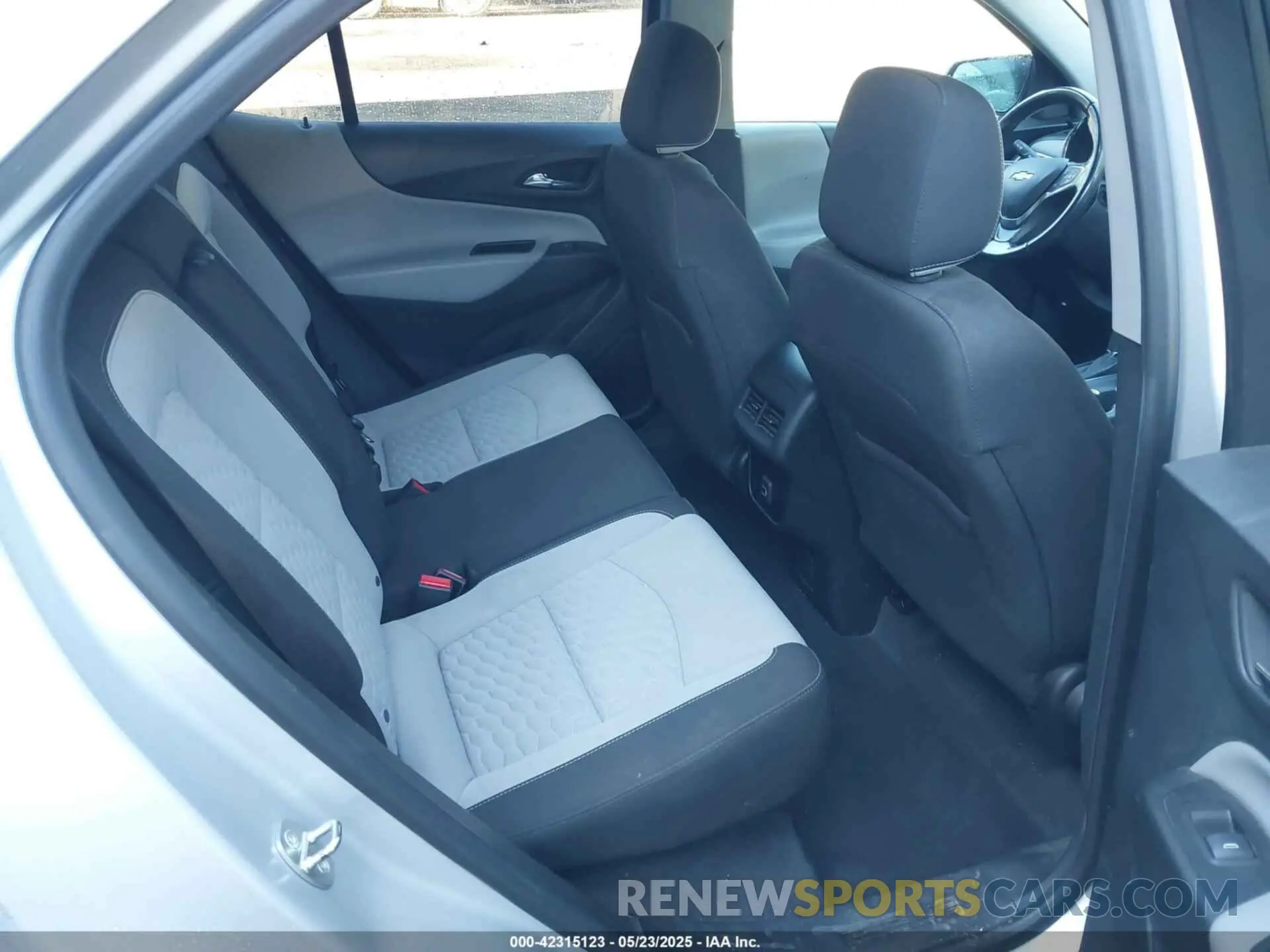 8 Фотография поврежденного автомобиля 2GNAXKEV1K6189548 CHEVROLET EQUINOX 2019