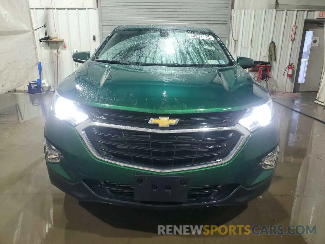 5 Photograph of a damaged car 2GNAXKEV1K6208163 CHEVROLET EQUINOX 2019