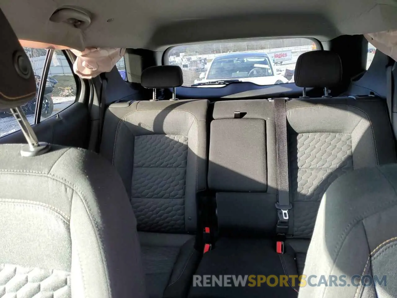 10 Photograph of a damaged car 2GNAXKEV2K6132078 CHEVROLET EQUINOX 2019