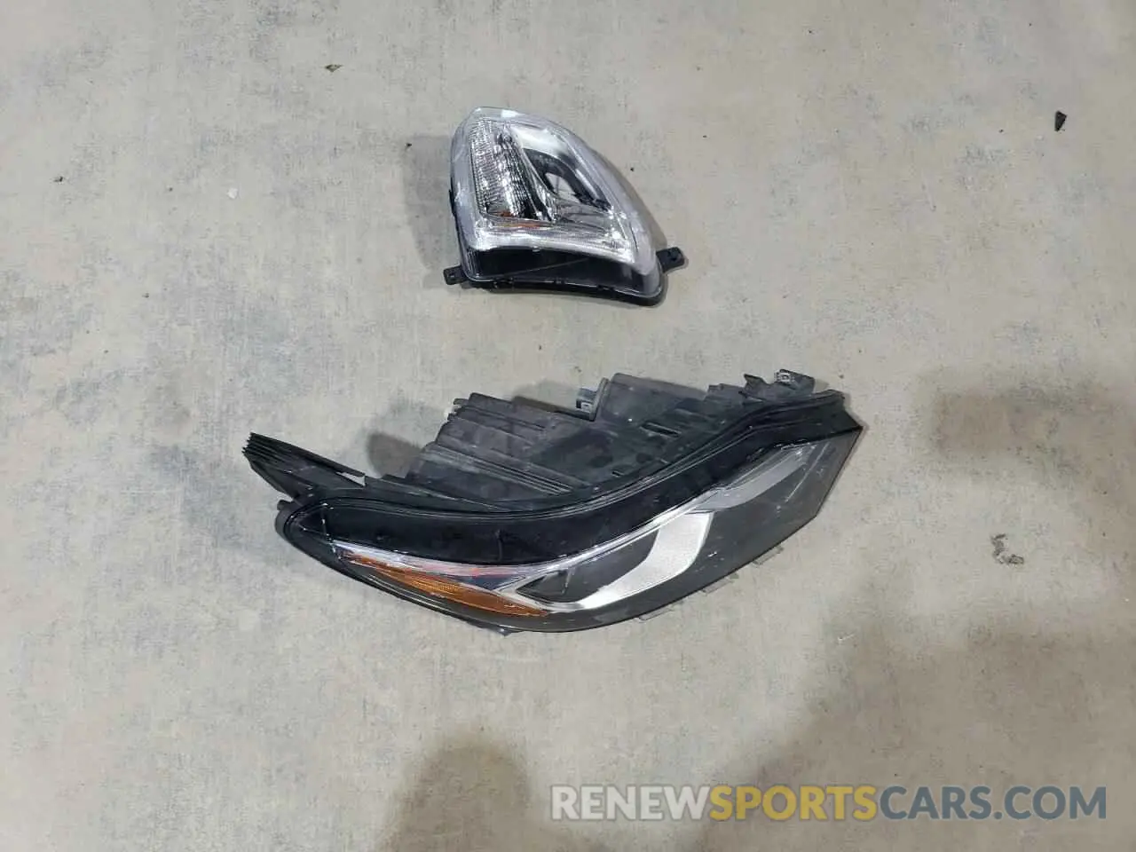 13 Photograph of a damaged car 2GNAXKEV2K6170541 CHEVROLET EQUINOX 2019