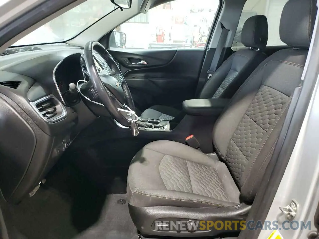 7 Photograph of a damaged car 2GNAXKEV2K6170541 CHEVROLET EQUINOX 2019