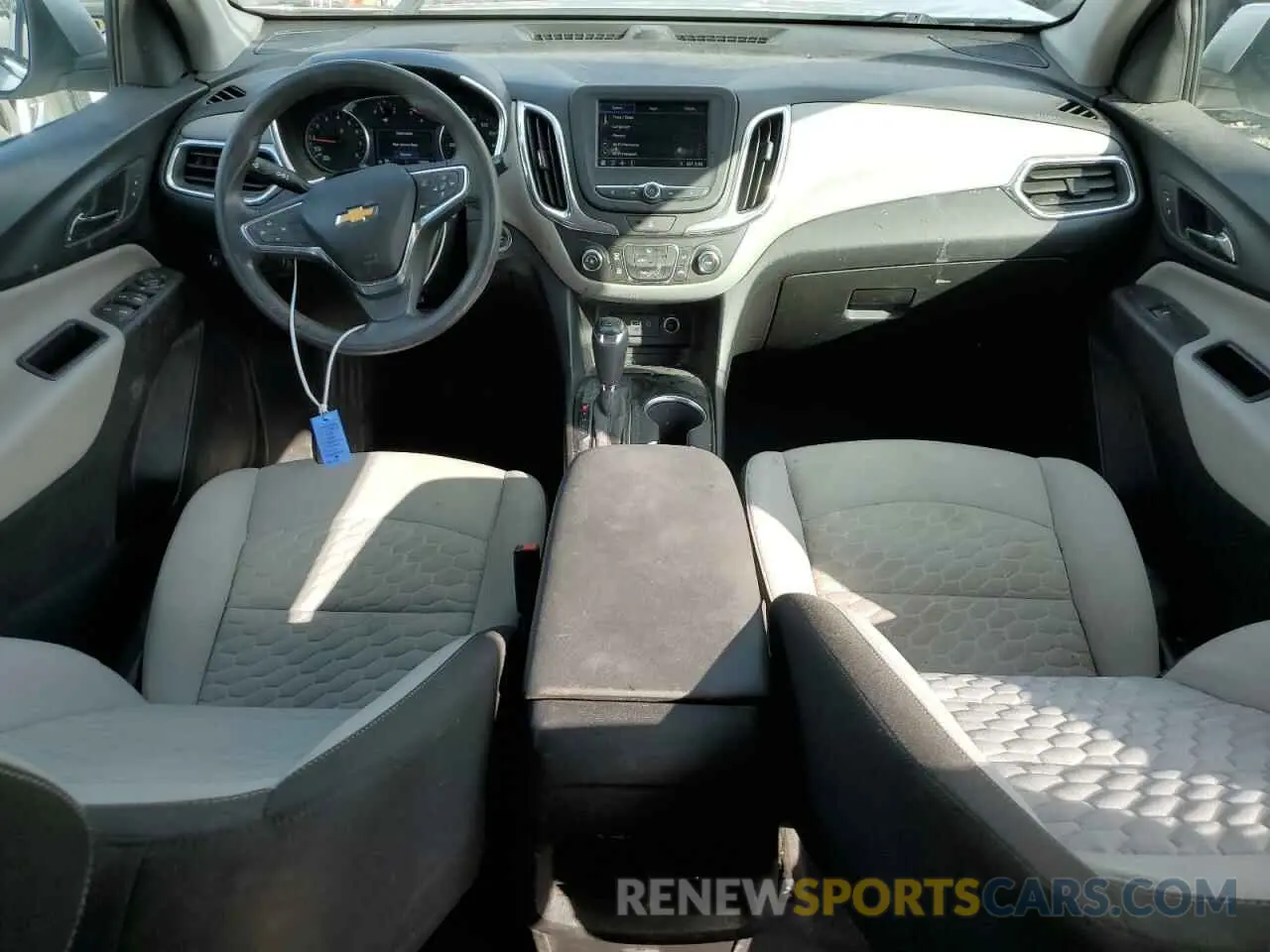 8 Photograph of a damaged car 2GNAXKEV2K6178462 CHEVROLET EQUINOX 2019