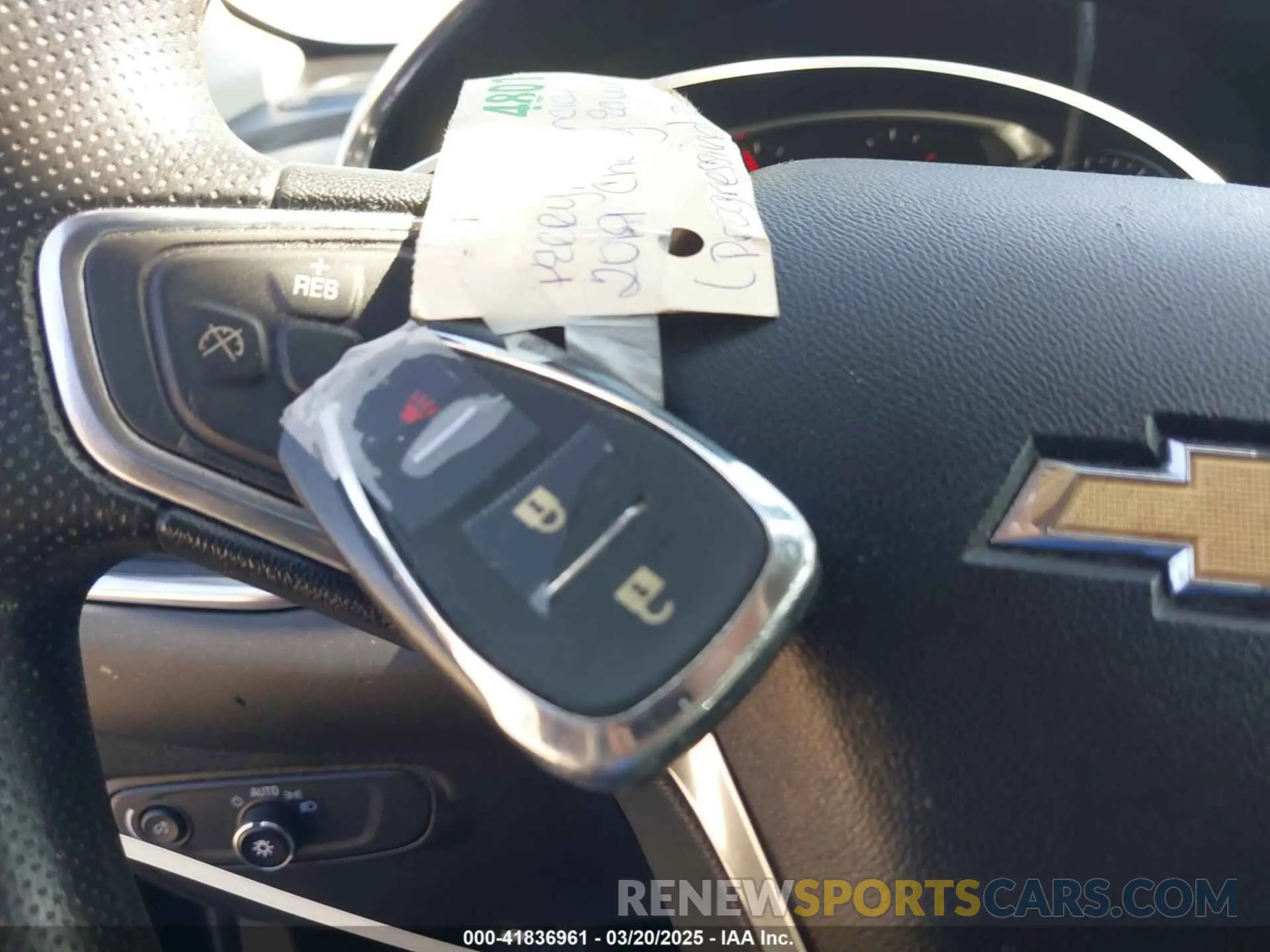 11 Photograph of a damaged car 2GNAXKEV2K6268260 CHEVROLET EQUINOX 2019