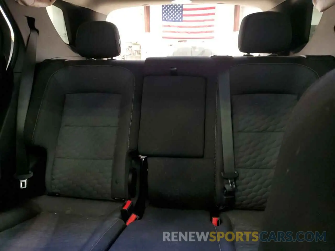 10 Photograph of a damaged car 2GNAXKEV3K6142568 CHEVROLET EQUINOX 2019