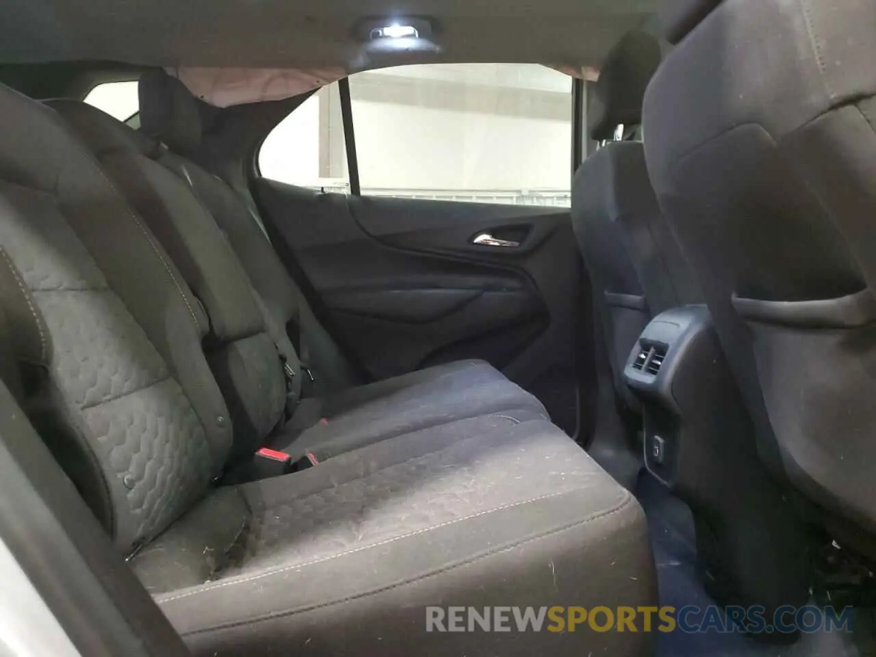 11 Photograph of a damaged car 2GNAXKEV3K6142568 CHEVROLET EQUINOX 2019