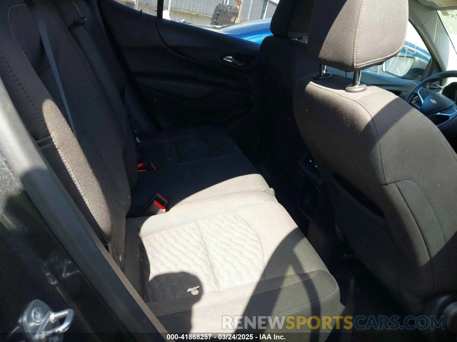 8 Photograph of a damaged car 2GNAXKEV3K6158687 CHEVROLET EQUINOX 2019