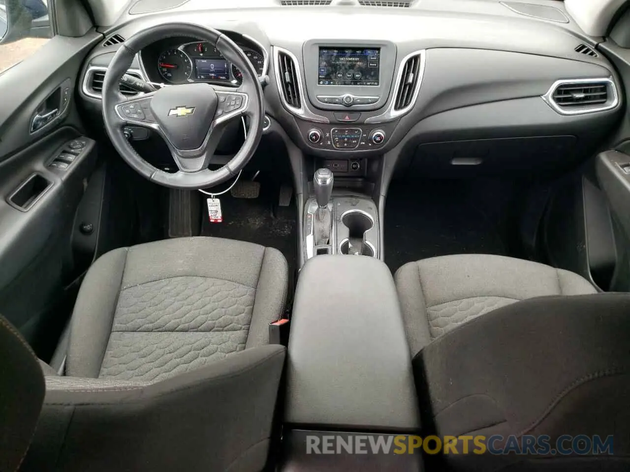 8 Photograph of a damaged car 2GNAXKEV3K6165557 CHEVROLET EQUINOX 2019