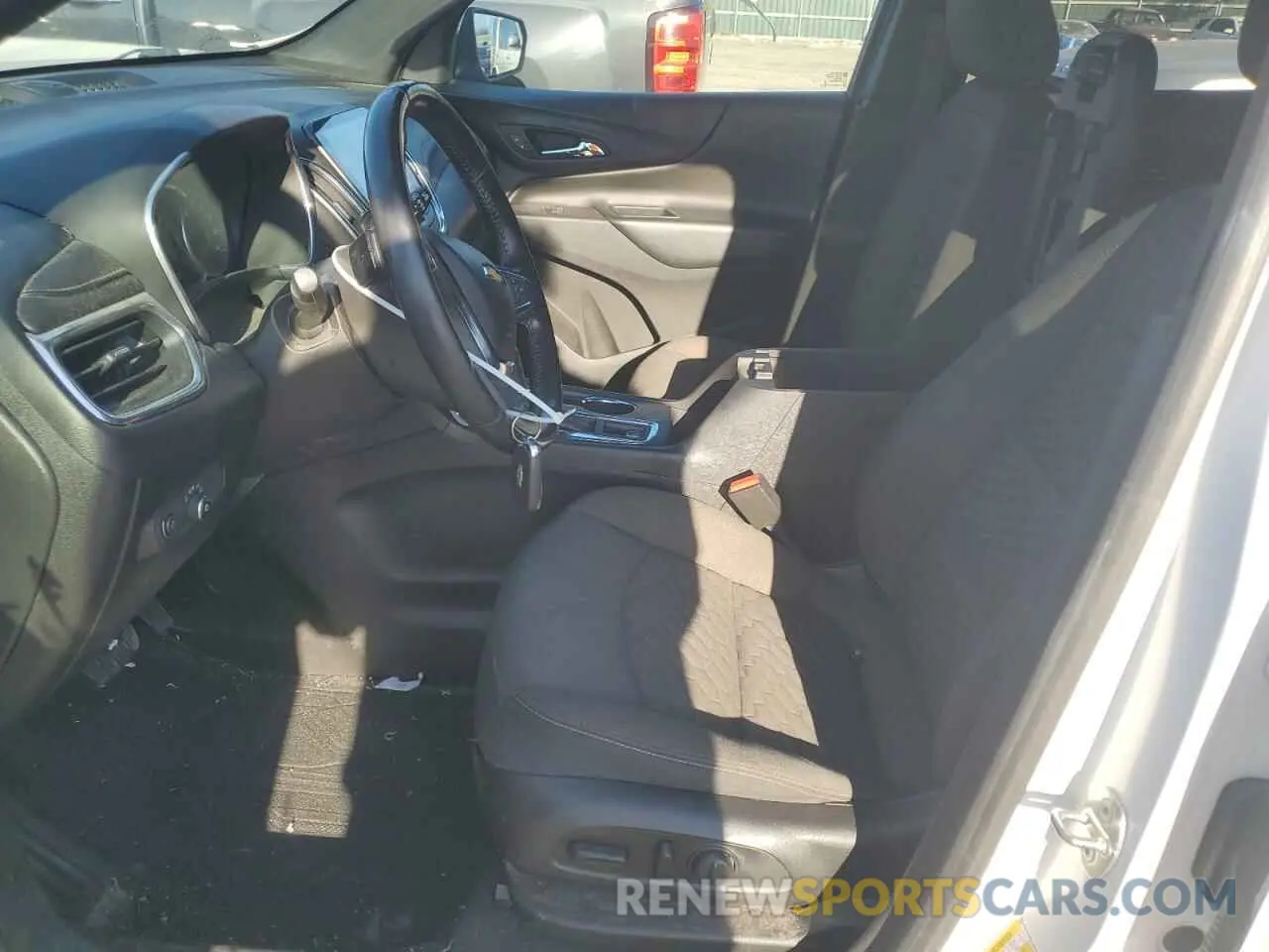 7 Photograph of a damaged car 2GNAXKEV3K6183427 CHEVROLET EQUINOX 2019