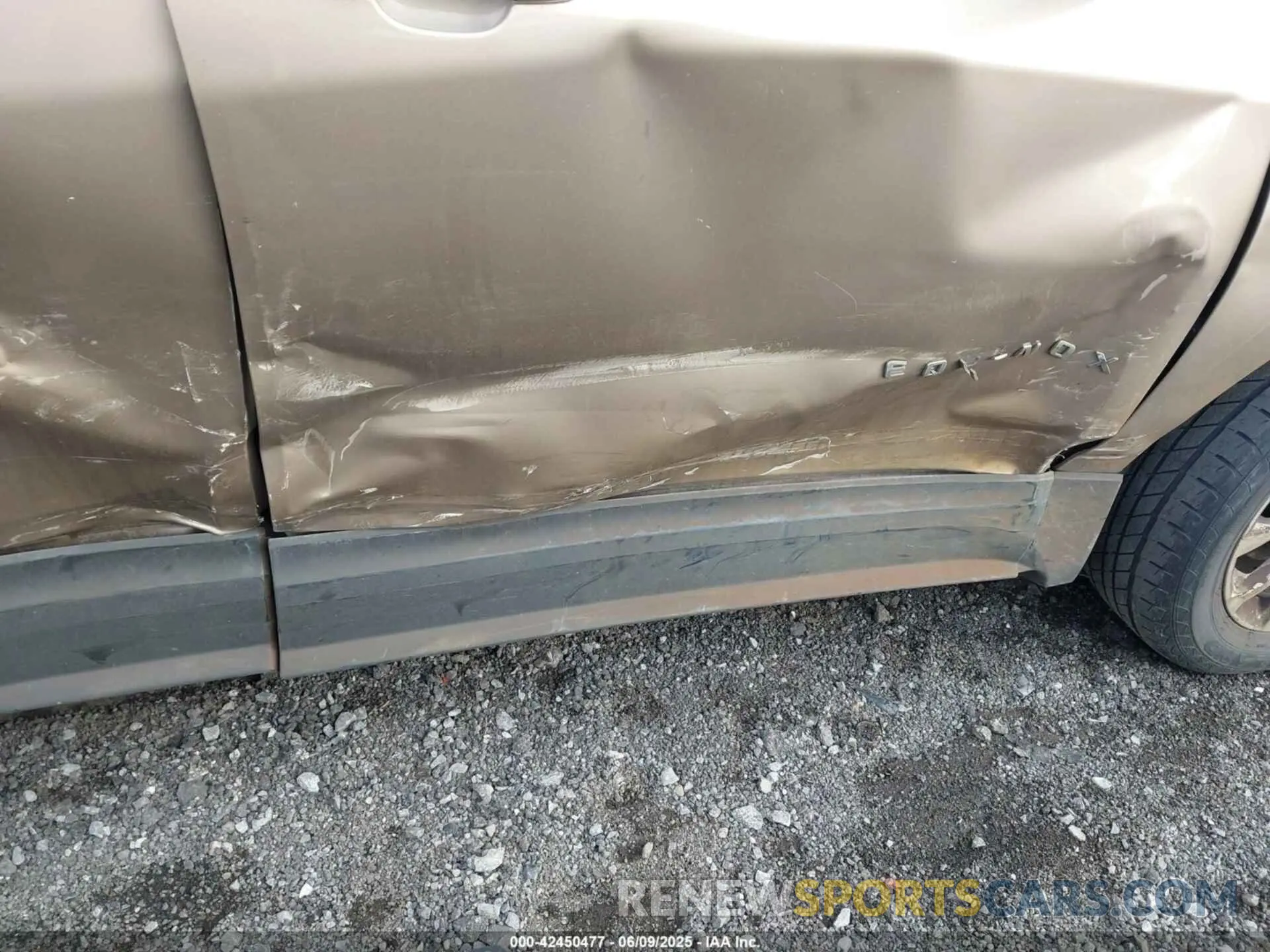 6 Photograph of a damaged car 2GNAXKEV3K6198011 CHEVROLET EQUINOX 2019