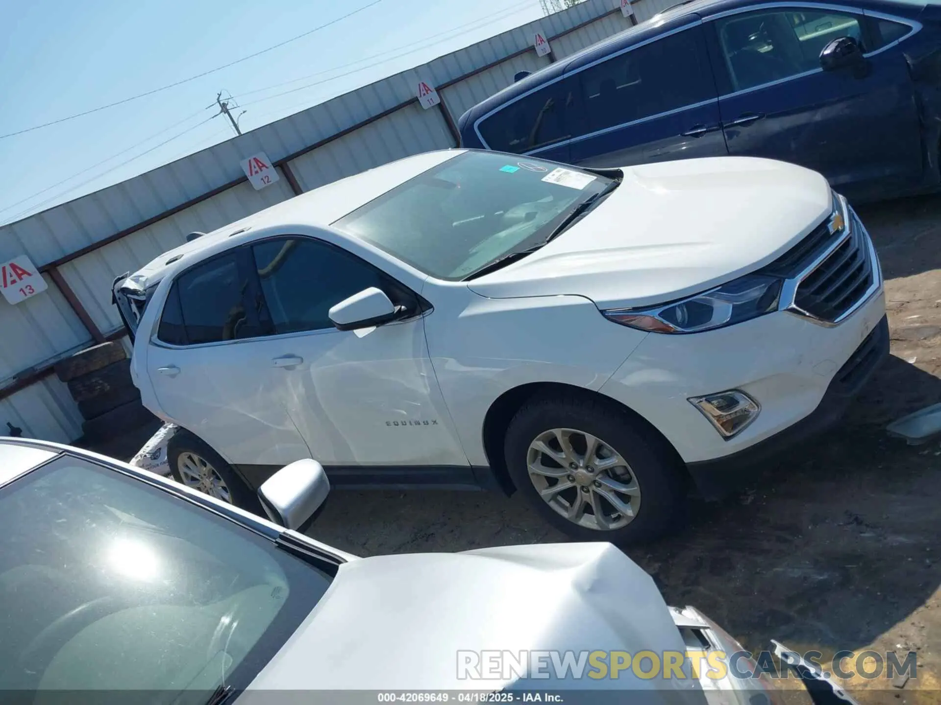 13 Photograph of a damaged car 2GNAXKEV3K6305445 CHEVROLET EQUINOX 2019