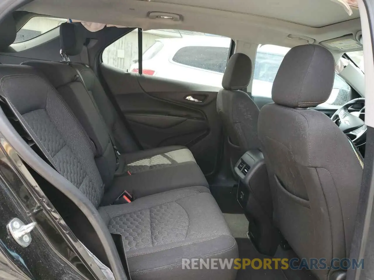 11 Photograph of a damaged car 2GNAXKEV4K6109319 CHEVROLET EQUINOX 2019