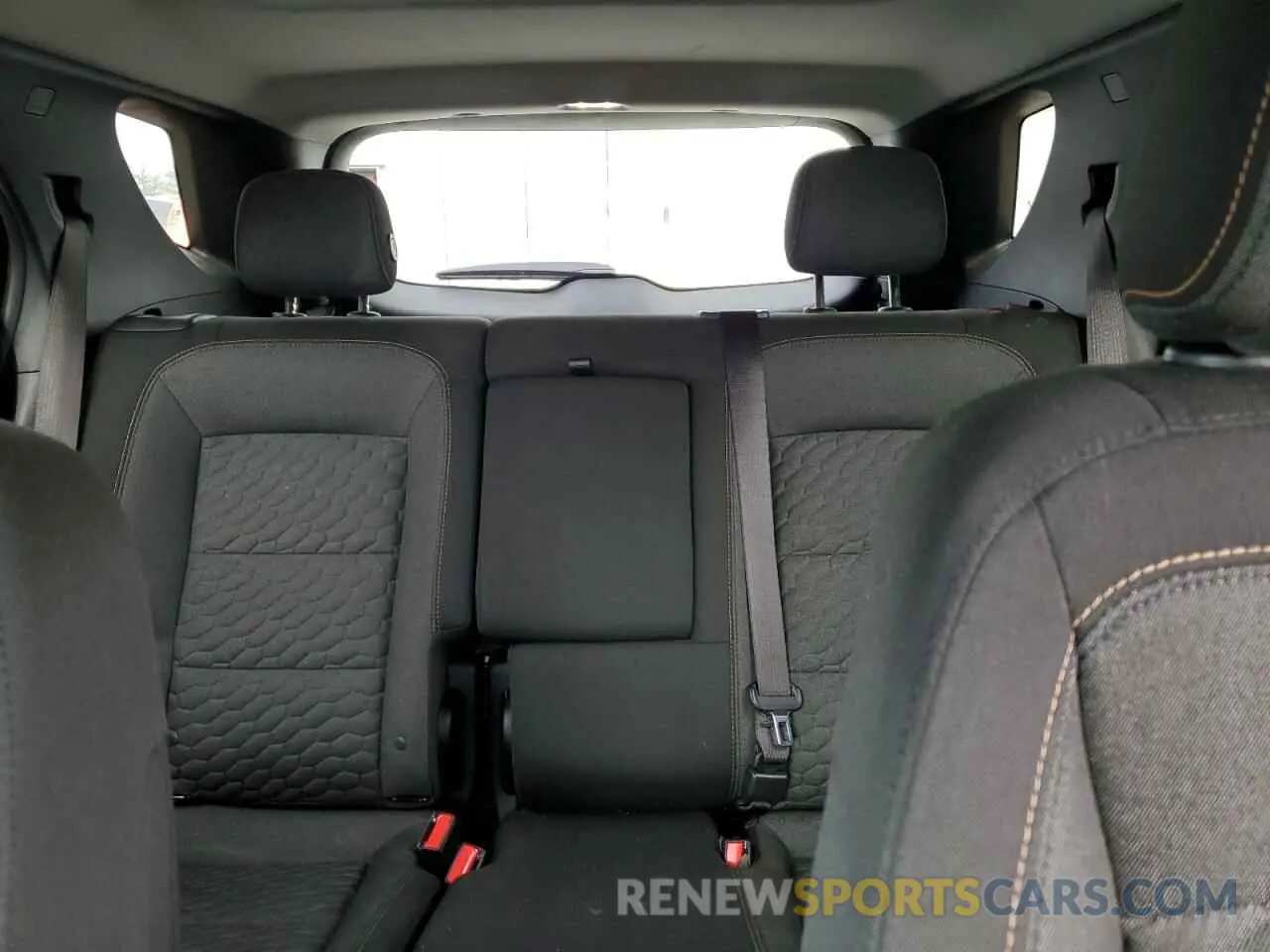 10 Photograph of a damaged car 2GNAXKEV4K6111295 CHEVROLET EQUINOX 2019