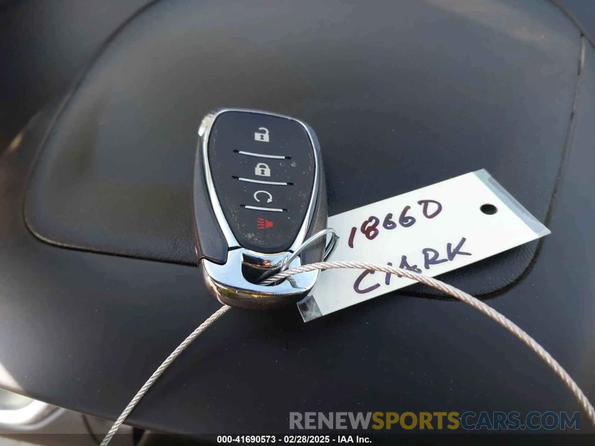 11 Photograph of a damaged car 2GNAXKEV4K6211459 CHEVROLET EQUINOX 2019