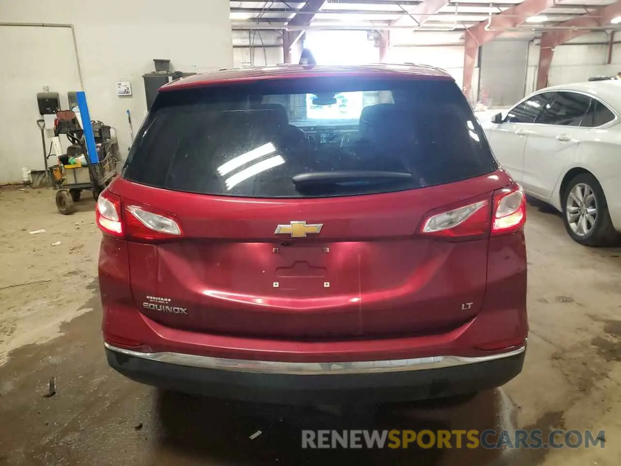 6 Photograph of a damaged car 2GNAXKEV5K6107563 CHEVROLET EQUINOX 2019