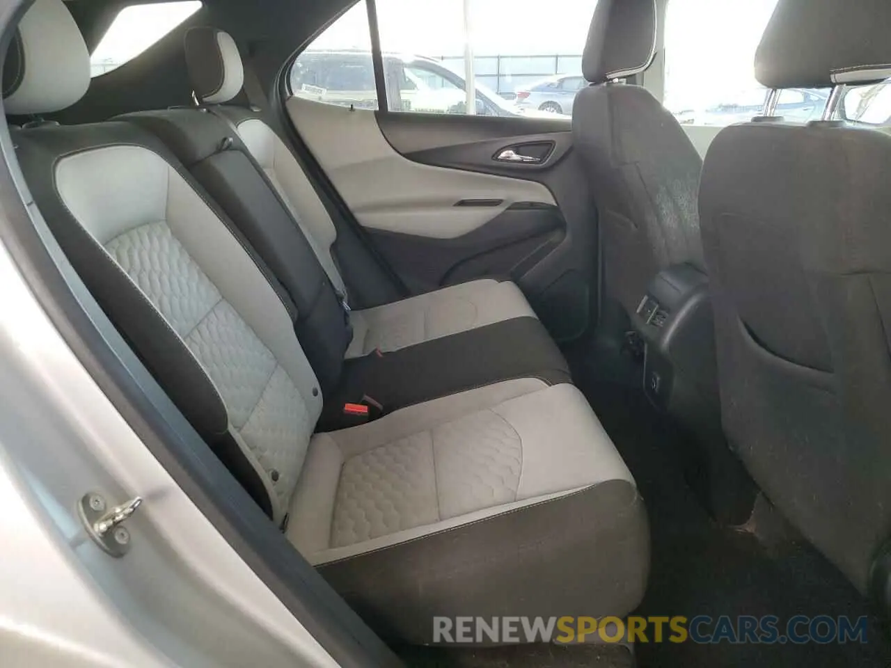 11 Photograph of a damaged car 2GNAXKEV5K6148744 CHEVROLET EQUINOX 2019