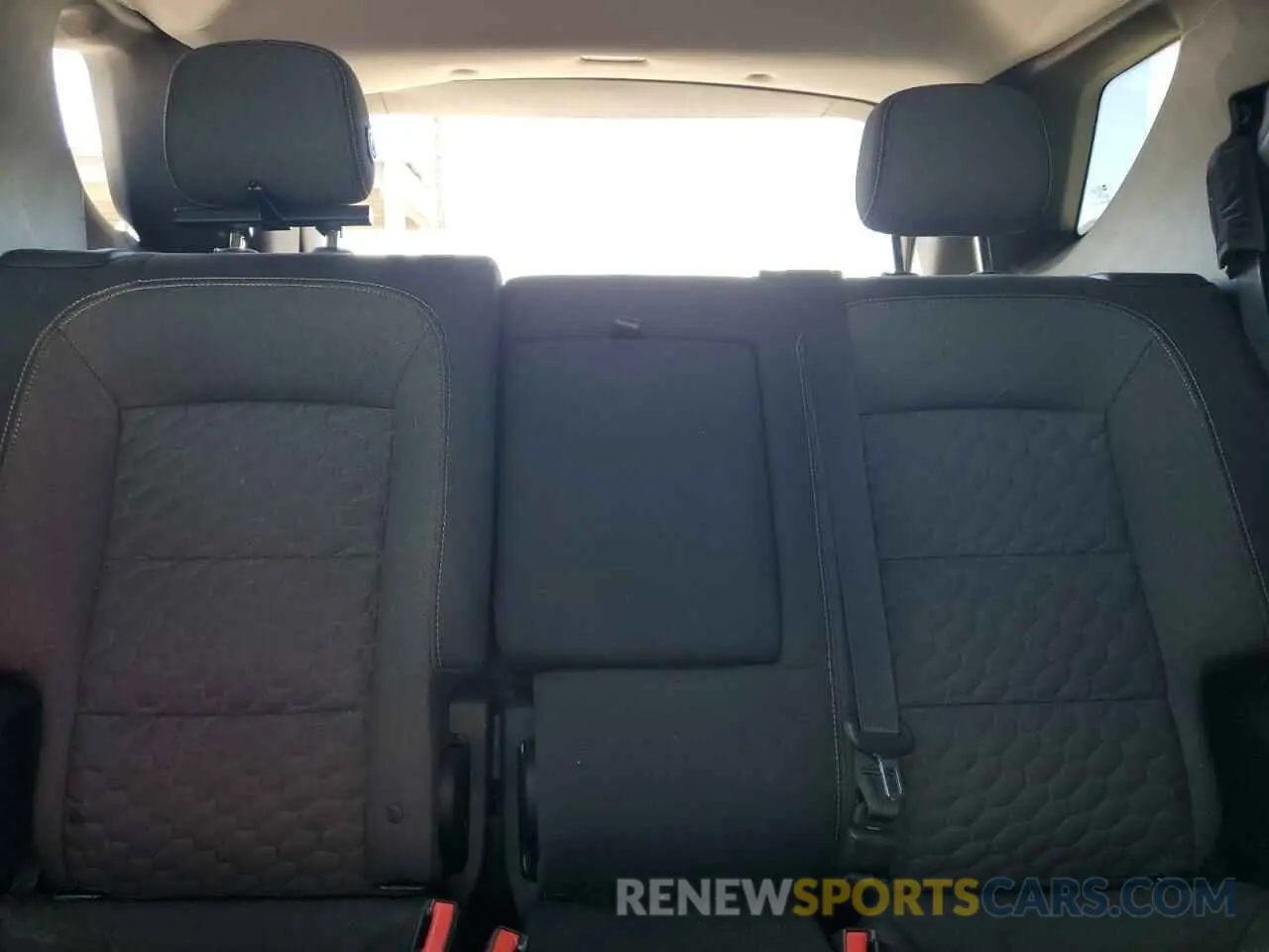 10 Photograph of a damaged car 2GNAXKEV5K6194896 CHEVROLET EQUINOX 2019