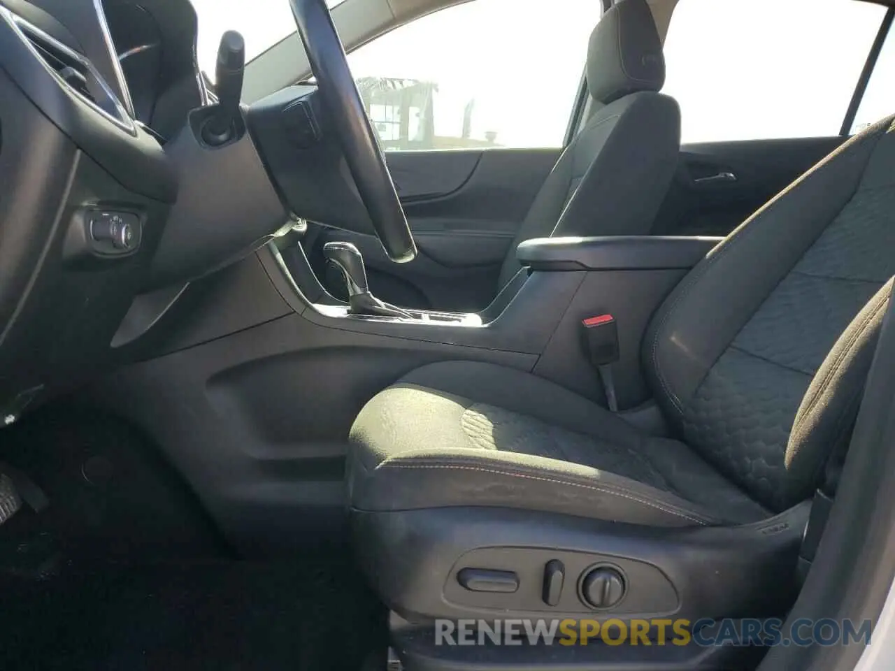 7 Photograph of a damaged car 2GNAXKEV5K6194896 CHEVROLET EQUINOX 2019