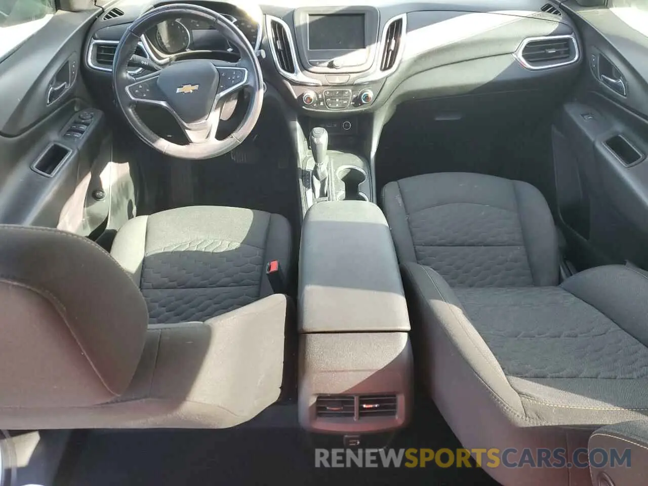 8 Photograph of a damaged car 2GNAXKEV5K6194896 CHEVROLET EQUINOX 2019