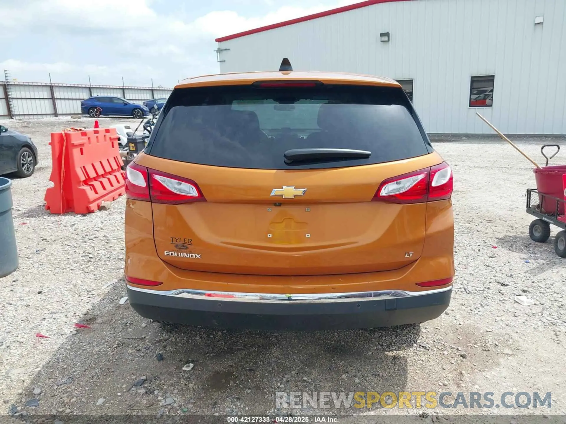 16 Photograph of a damaged car 2GNAXKEV5K6197152 CHEVROLET EQUINOX 2019