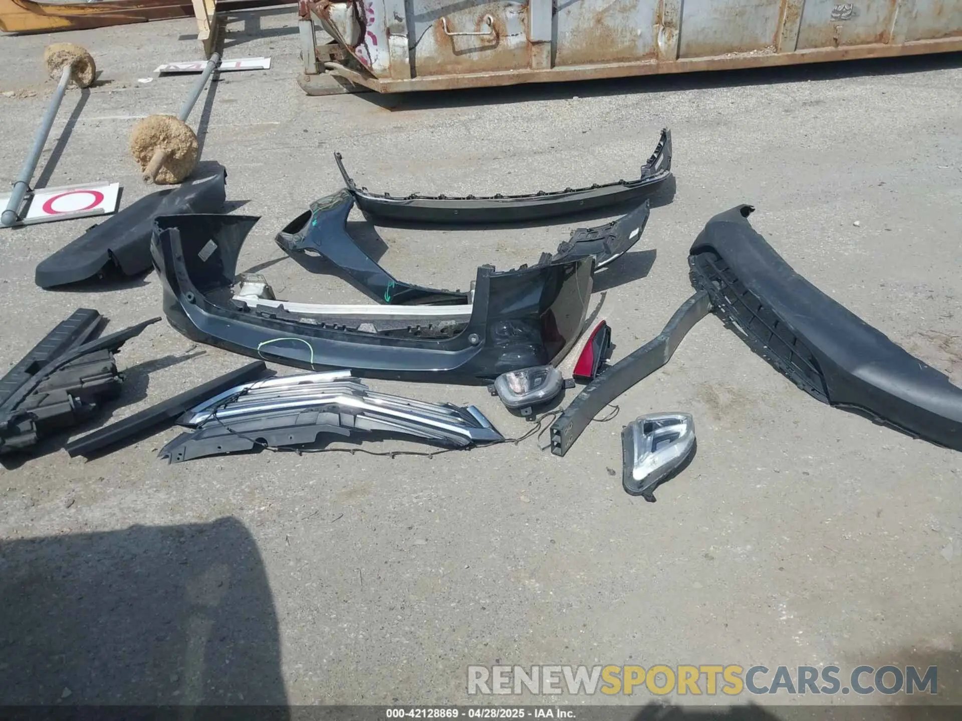 12 Photograph of a damaged car 2GNAXKEV5K6248763 CHEVROLET EQUINOX 2019