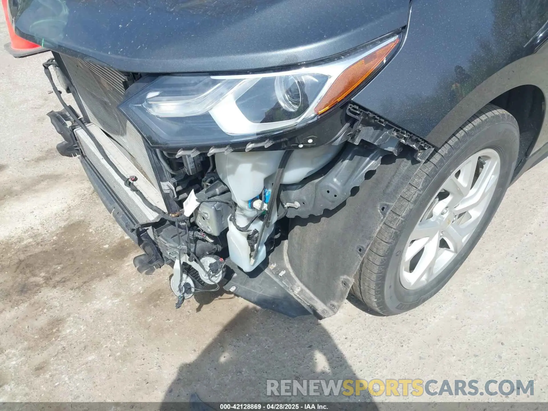 18 Photograph of a damaged car 2GNAXKEV5K6248763 CHEVROLET EQUINOX 2019