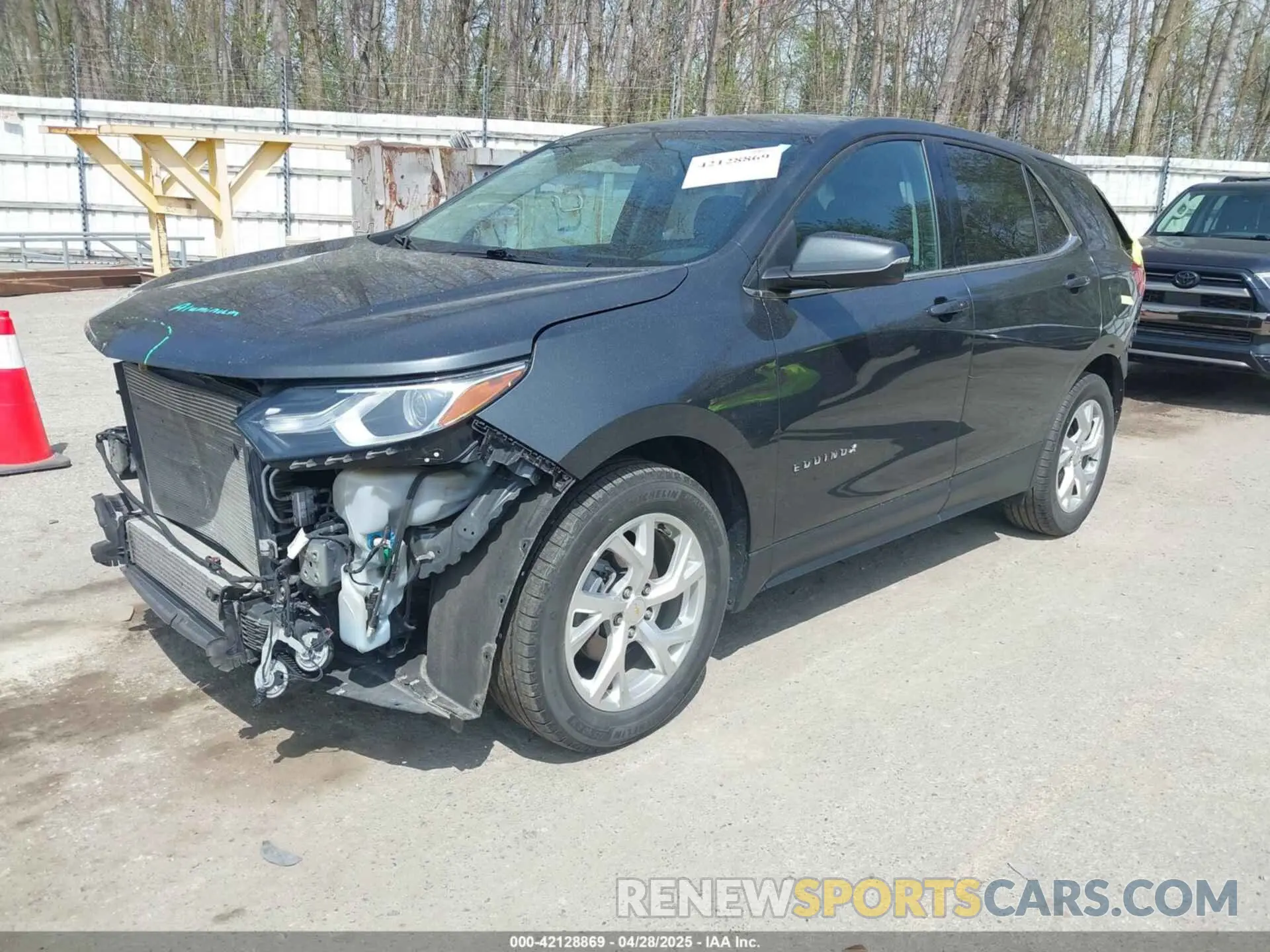 2 Photograph of a damaged car 2GNAXKEV5K6248763 CHEVROLET EQUINOX 2019