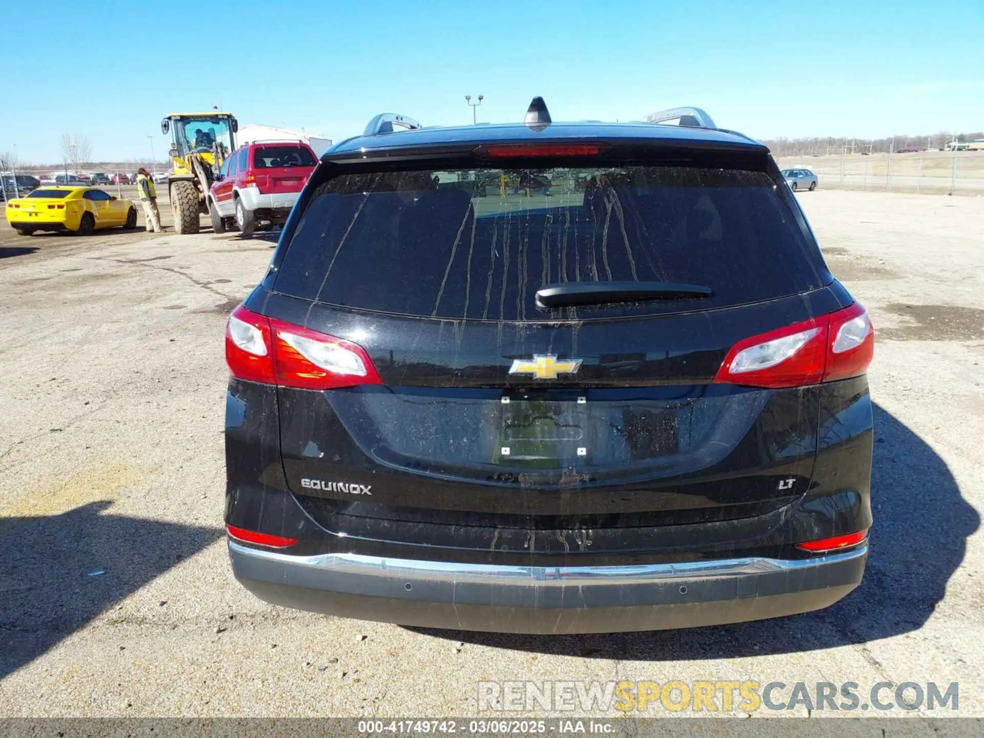 17 Photograph of a damaged car 2GNAXKEV6K6115588 CHEVROLET EQUINOX 2019