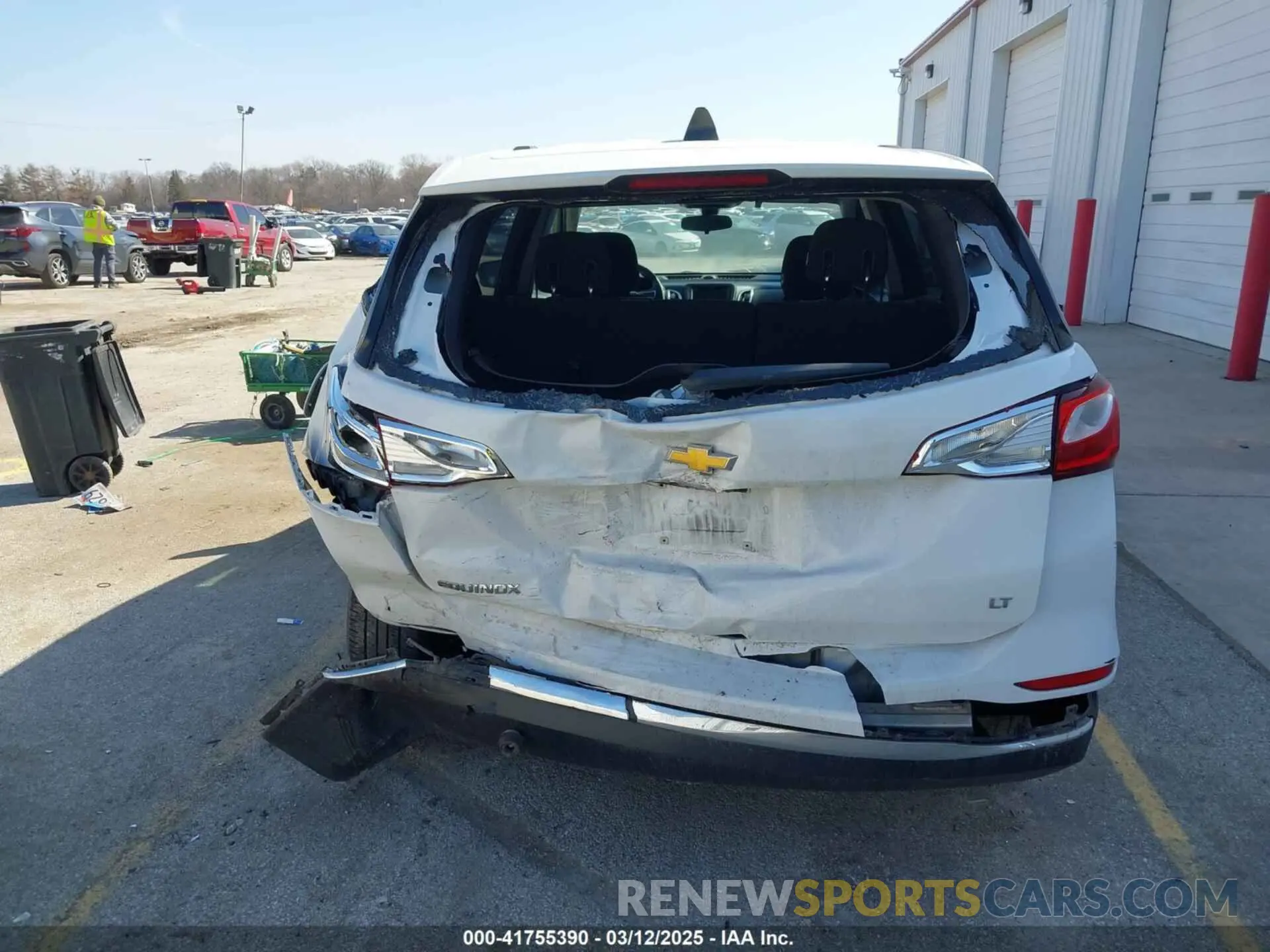 15 Photograph of a damaged car 2GNAXKEV6K6125697 CHEVROLET EQUINOX 2019