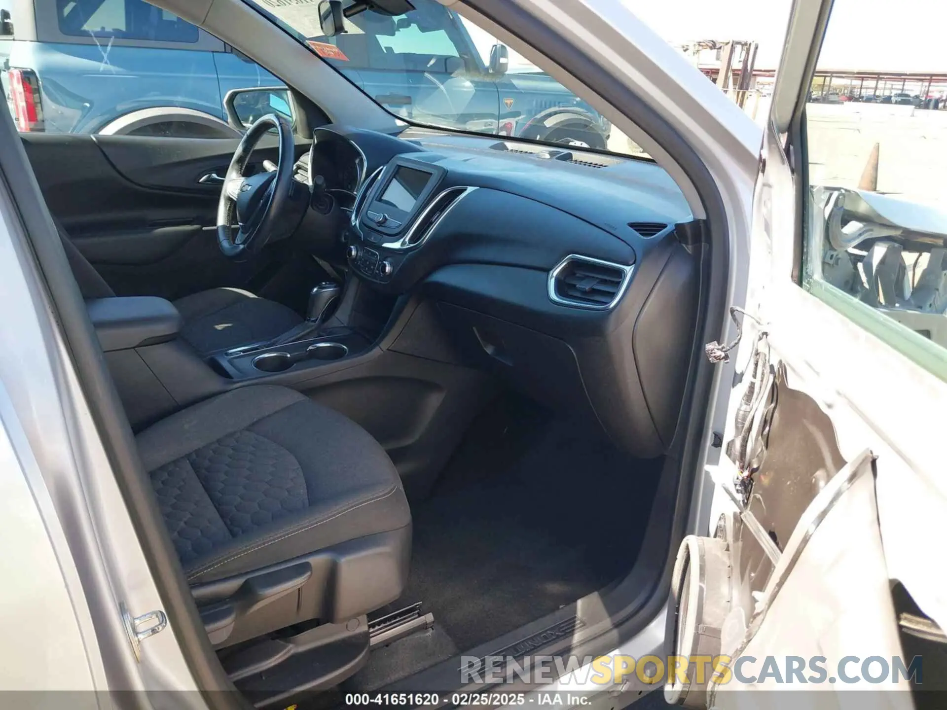 5 Фотография поврежденного автомобиля 2GNAXKEV6K6137722 CHEVROLET EQUINOX 2019