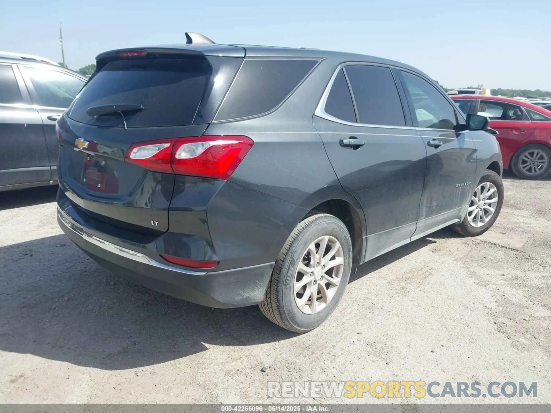 4 Photograph of a damaged car 2GNAXKEV6K6167979 CHEVROLET EQUINOX 2019