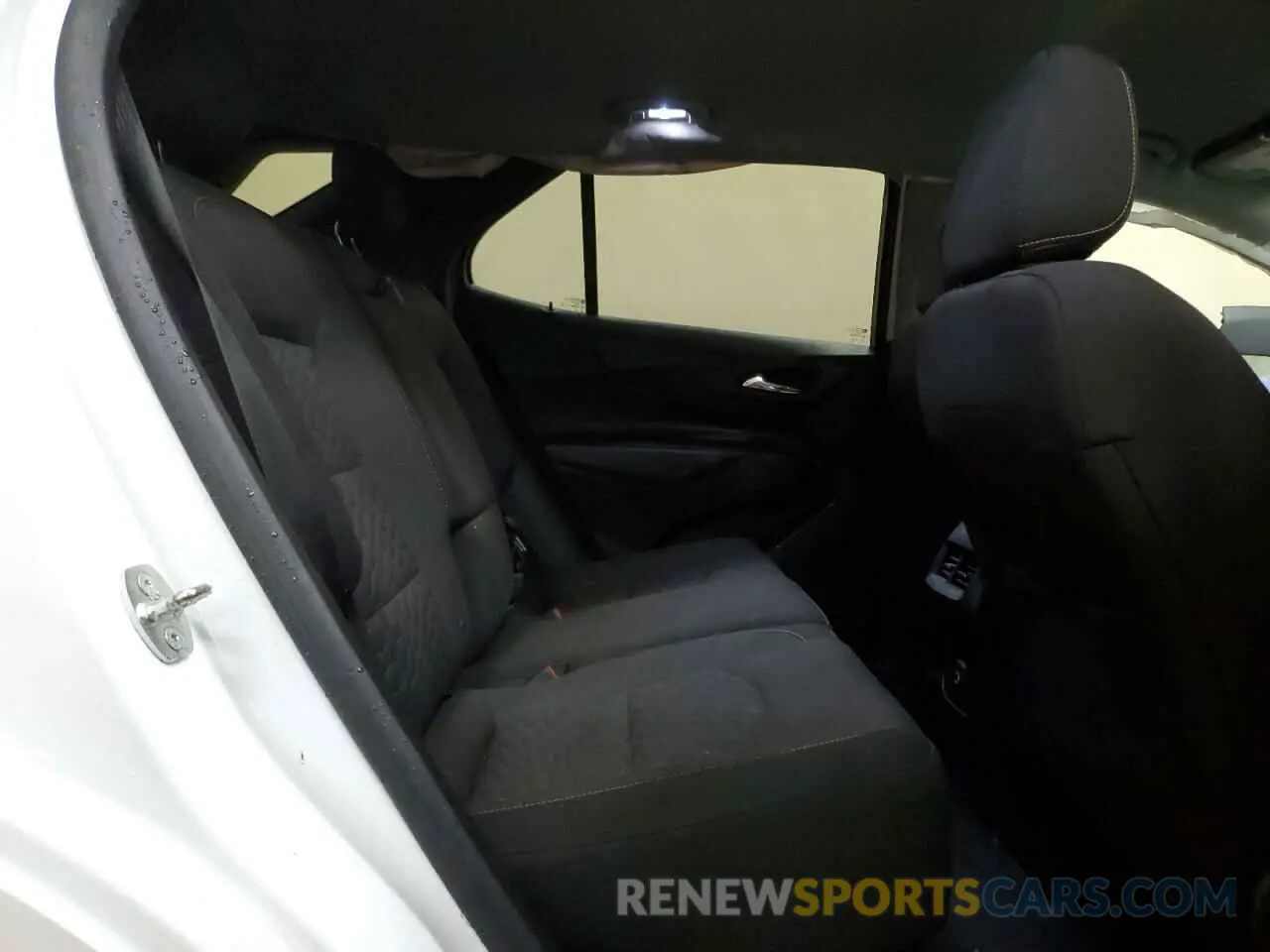 11 Photograph of a damaged car 2GNAXKEV6K6180344 CHEVROLET EQUINOX 2019