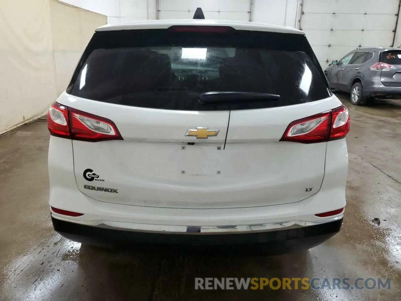 6 Photograph of a damaged car 2GNAXKEV6K6180344 CHEVROLET EQUINOX 2019