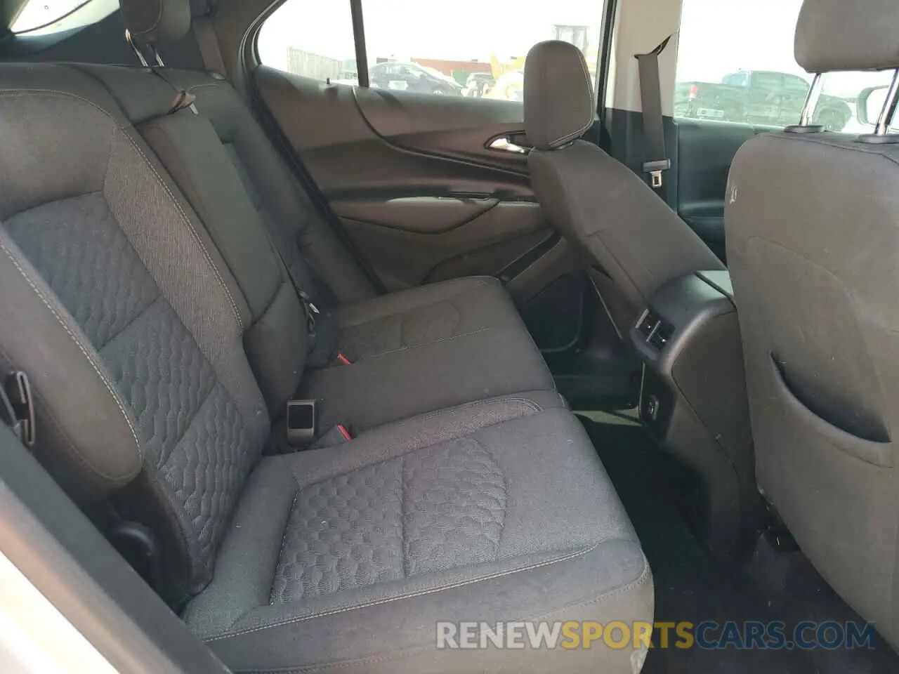 11 Photograph of a damaged car 2GNAXKEV6K6183311 CHEVROLET EQUINOX 2019