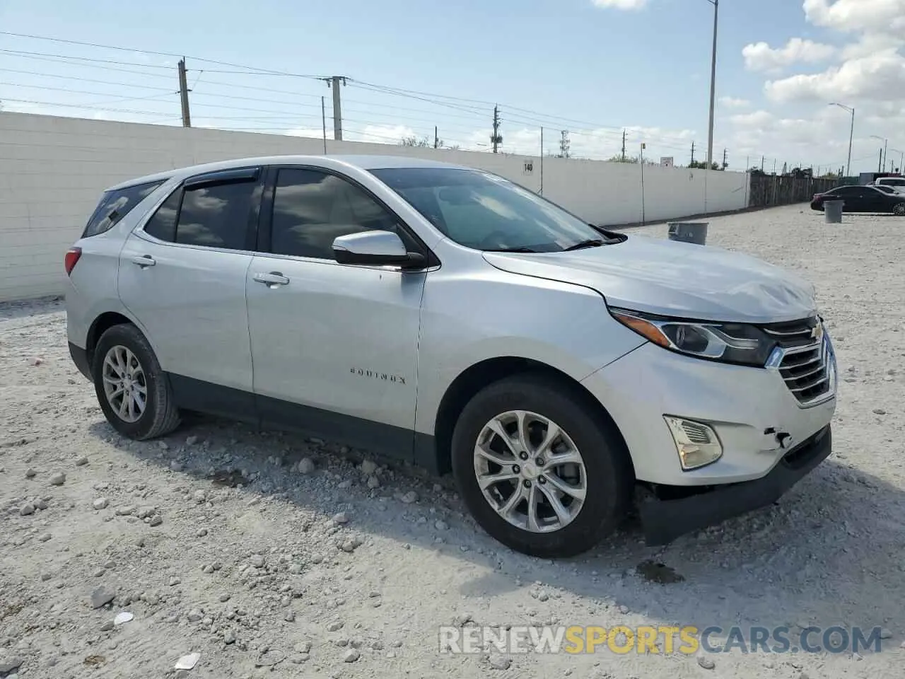 4 Photograph of a damaged car 2GNAXKEV6K6183311 CHEVROLET EQUINOX 2019