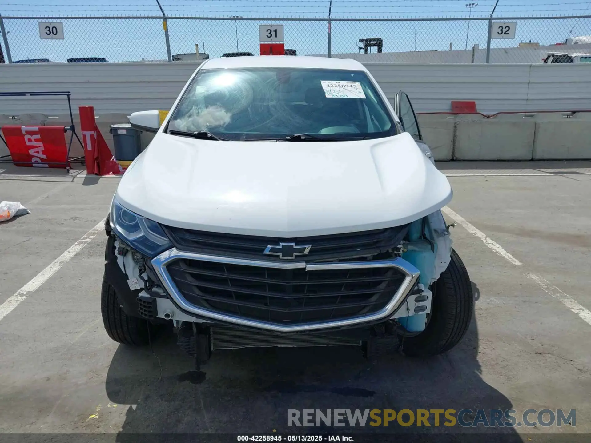 13 Photograph of a damaged car 2GNAXKEV6K6186015 CHEVROLET EQUINOX 2019