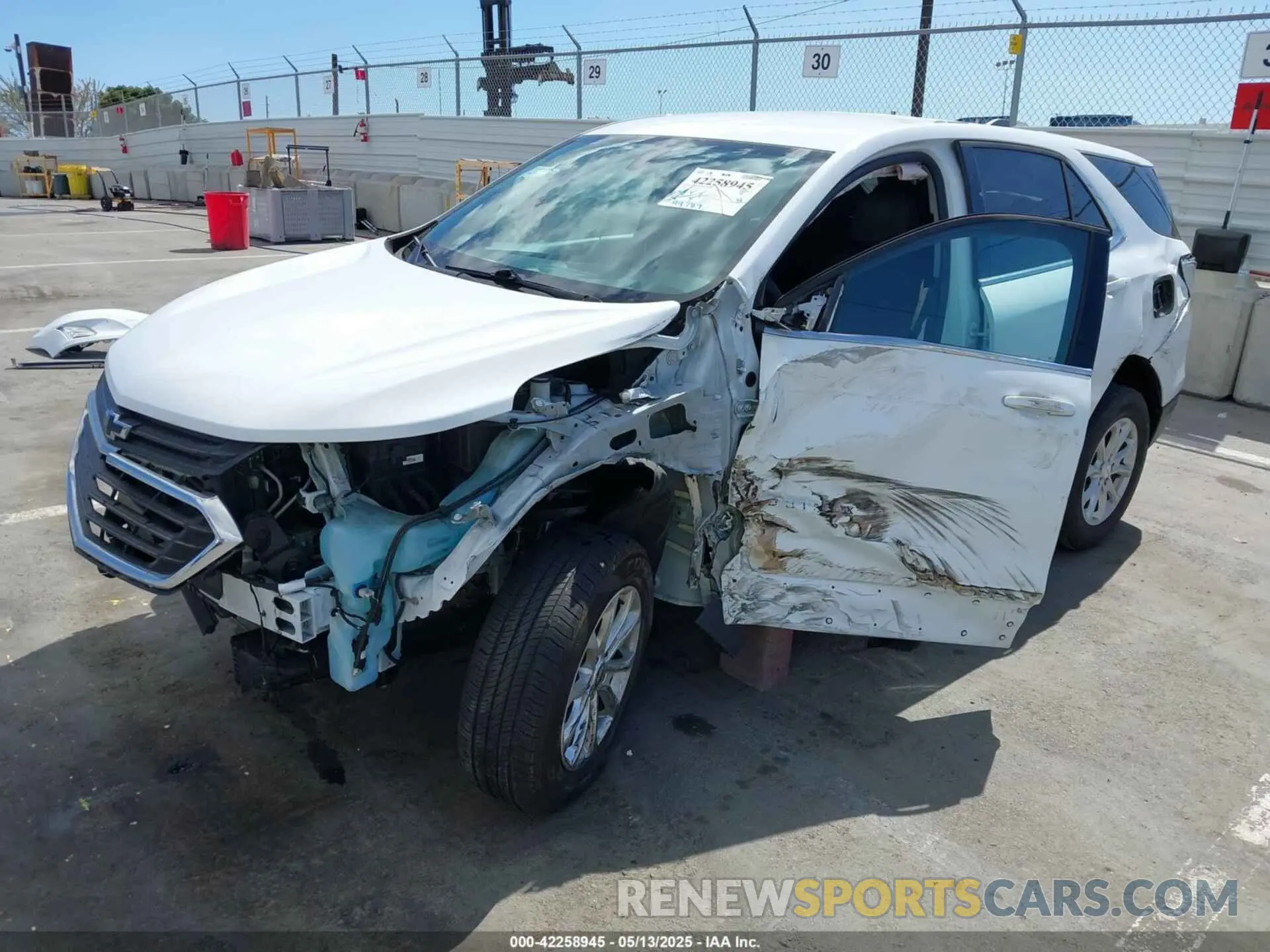 2 Photograph of a damaged car 2GNAXKEV6K6186015 CHEVROLET EQUINOX 2019