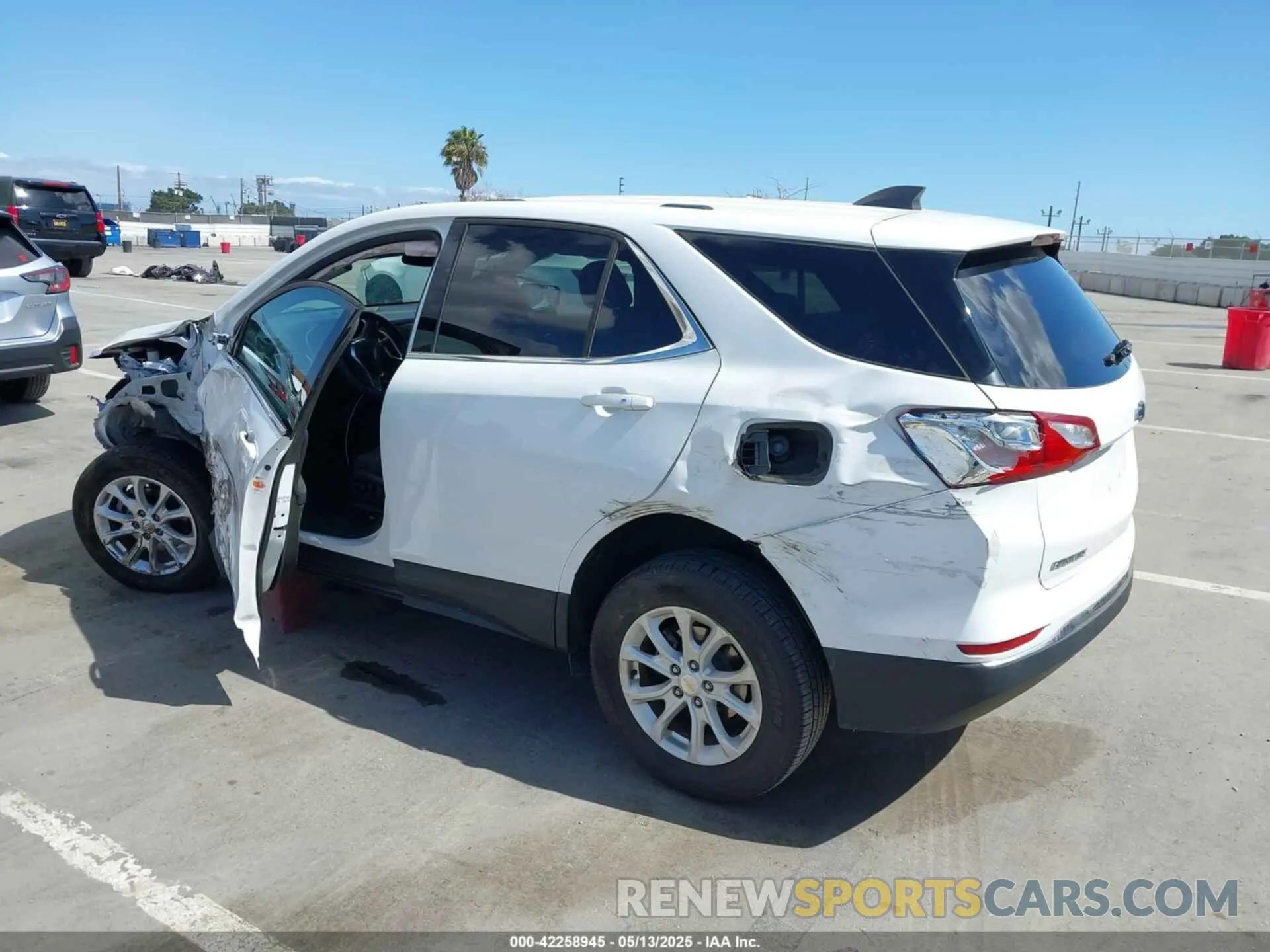 3 Photograph of a damaged car 2GNAXKEV6K6186015 CHEVROLET EQUINOX 2019