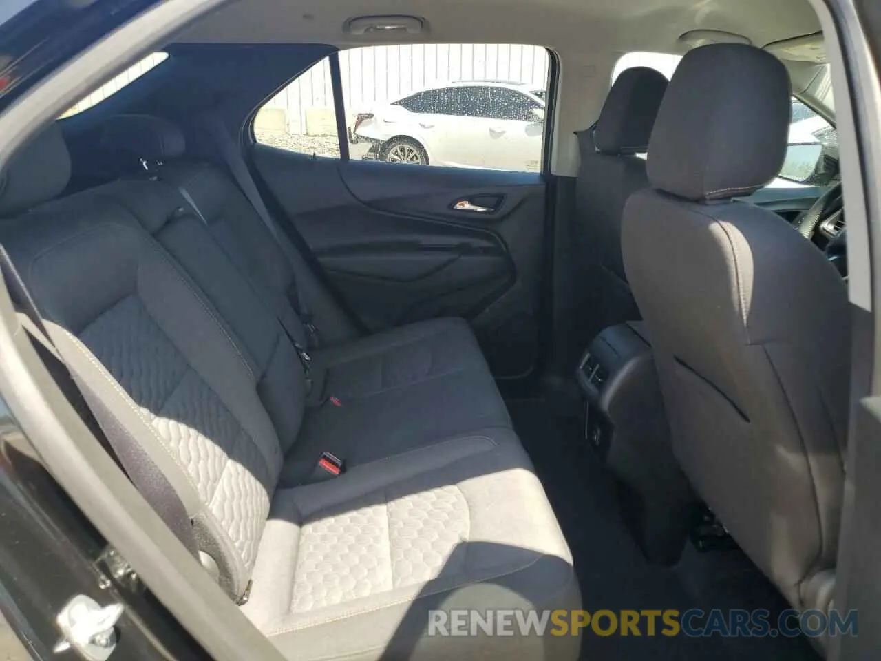 11 Фотография поврежденного автомобиля 2GNAXKEV6K6207588 CHEVROLET EQUINOX 2019