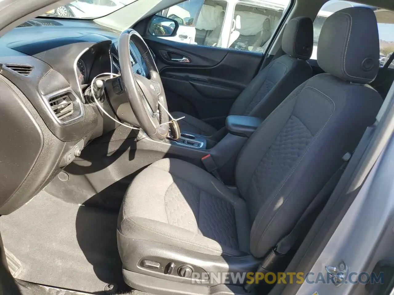 7 Photograph of a damaged car 2GNAXKEV6K6220521 CHEVROLET EQUINOX 2019