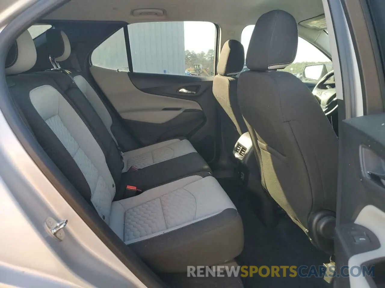 11 Фотография поврежденного автомобиля 2GNAXKEV6K6269833 CHEVROLET EQUINOX 2019