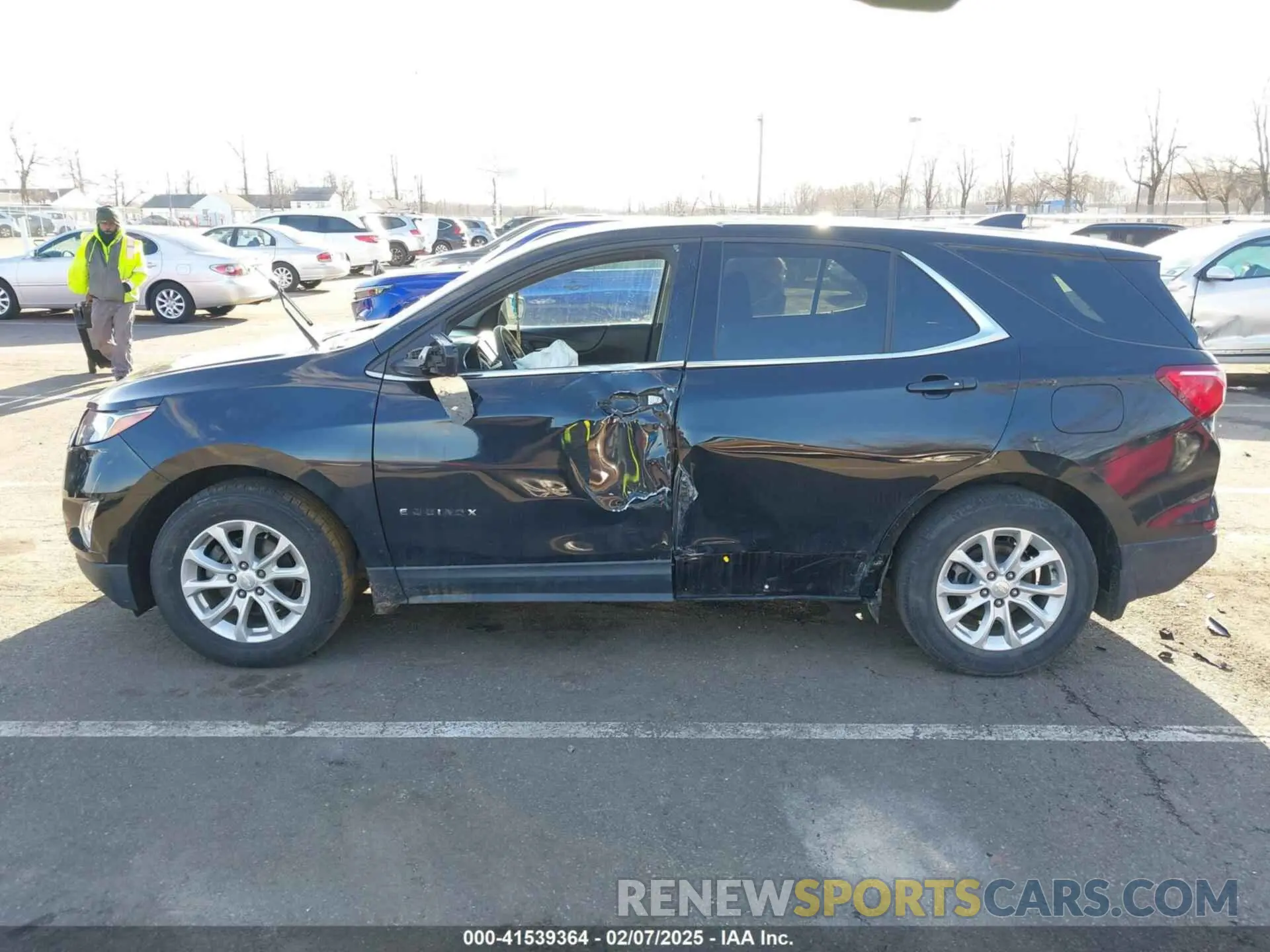 14 Photograph of a damaged car 2GNAXKEV7K6176173 CHEVROLET EQUINOX 2019