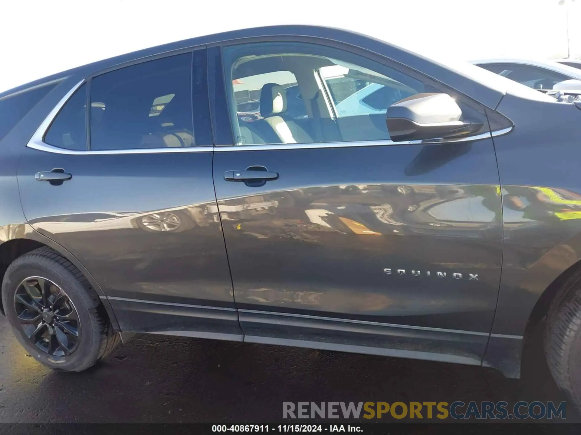 13 Photograph of a damaged car 2GNAXKEV7K6210595 CHEVROLET EQUINOX 2019