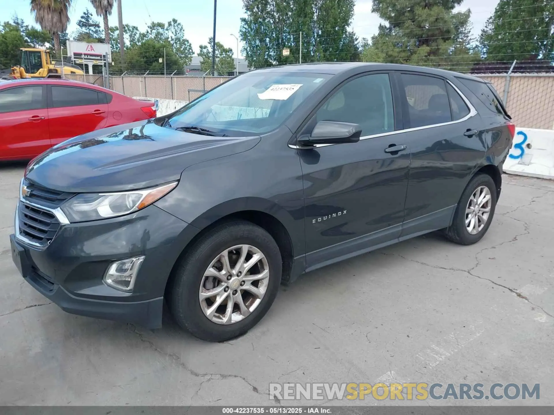 2 Фотография поврежденного автомобиля 2GNAXKEV8K6142985 CHEVROLET EQUINOX 2019