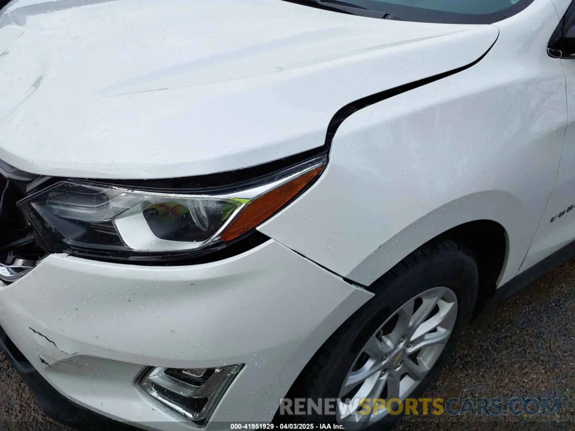 18 Photograph of a damaged car 2GNAXKEV8K6281482 CHEVROLET EQUINOX 2019