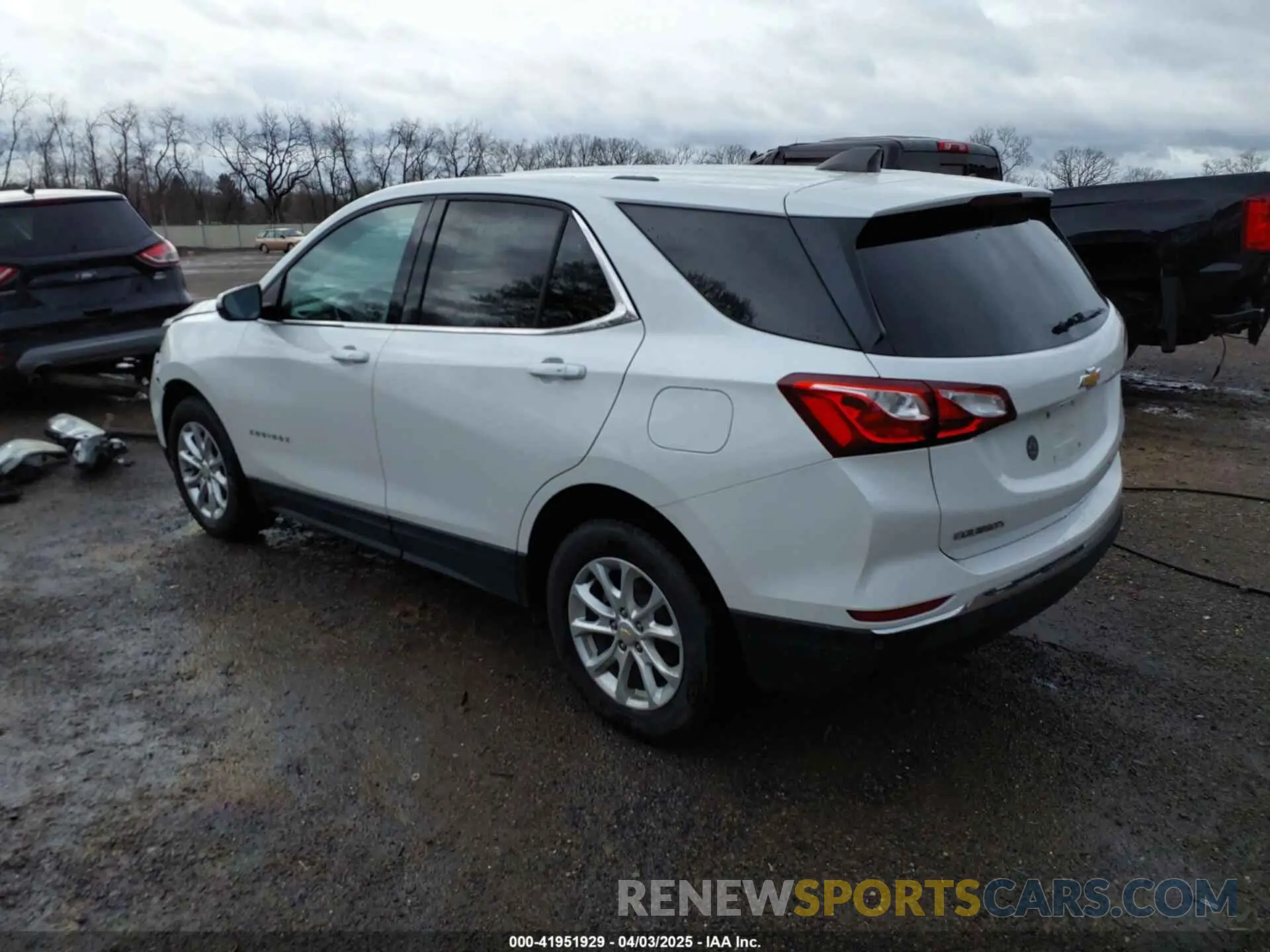 3 Photograph of a damaged car 2GNAXKEV8K6281482 CHEVROLET EQUINOX 2019