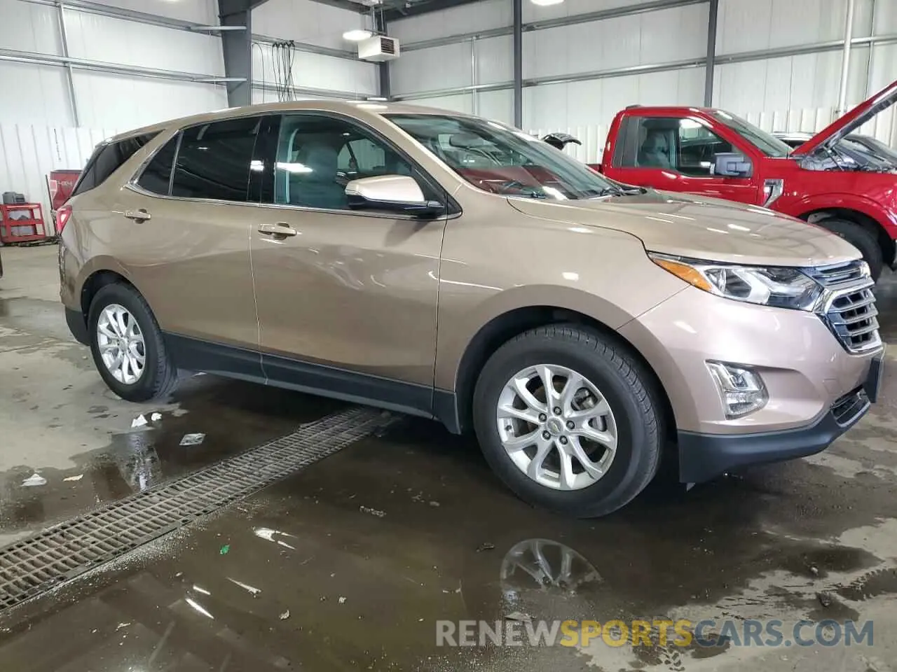 4 Photograph of a damaged car 2GNAXKEV9K6128433 CHEVROLET EQUINOX 2019
