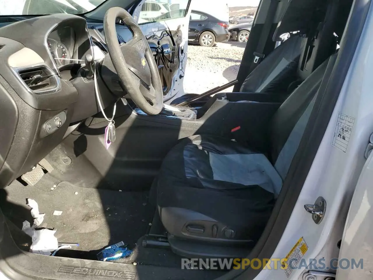 7 Photograph of a damaged car 2GNAXKEV9K6161898 CHEVROLET EQUINOX 2019